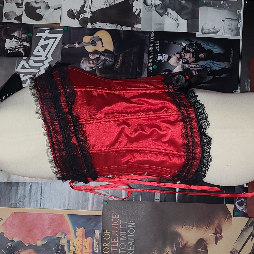 Red Sateen corset - Picture 3 of 8